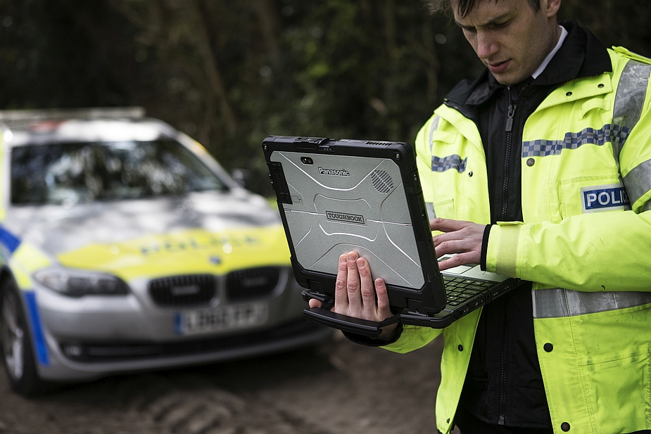 Panasonic Toughbook CF-33 2-in-1 Detachable and Fire and Police